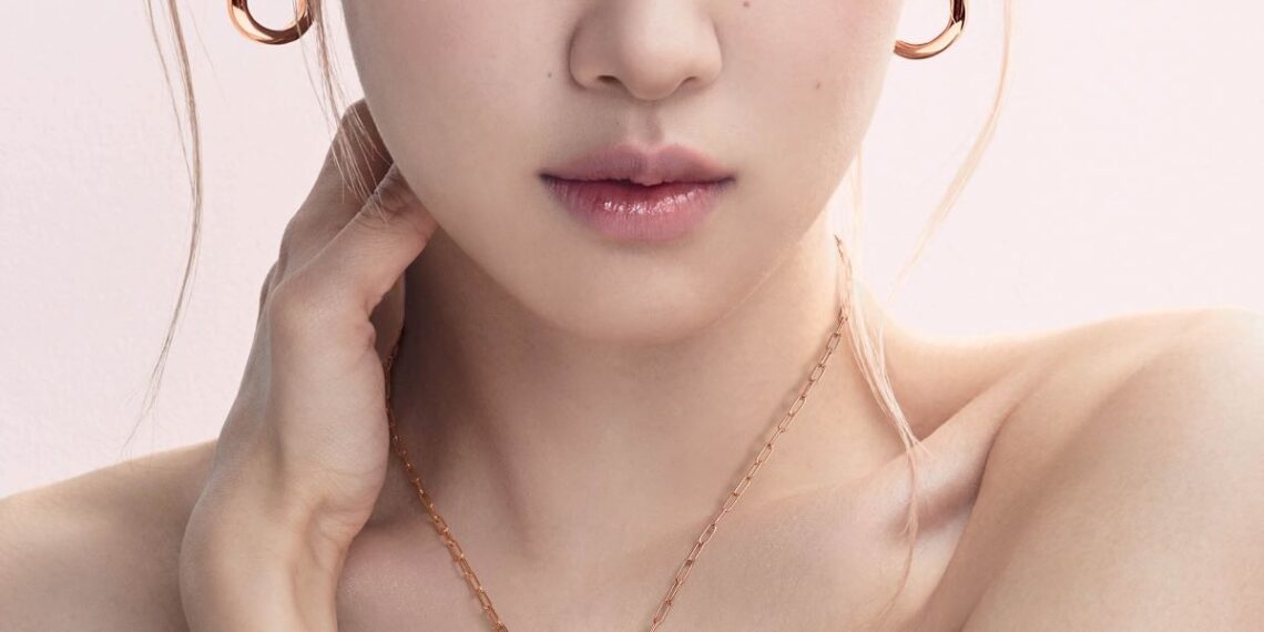 Tiffany & Co. und ROSÉ präsentieren die Tiffany Lock ROSÉ Edition