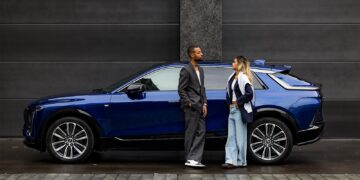 Influencer Check: Larissa und Joël Kiassumbua testen den neuen Cadillac LYRIQ