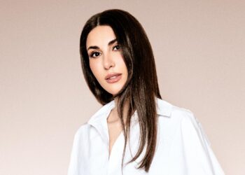 Emi Arpa: The Beauty Guru Teaser