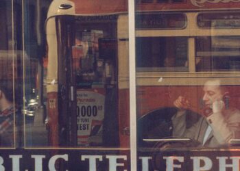 Icon: Wie Saul Leiter bis heute die Straßenfotografie prägt Teaser