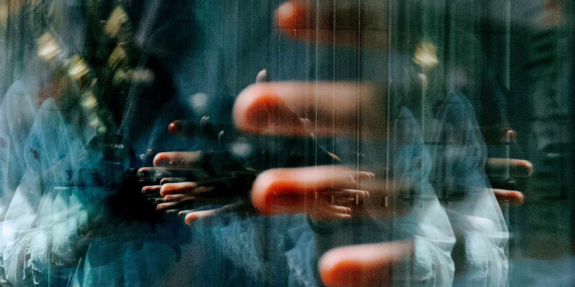 Canvas, Camera, Creation: Fotografin Lydia Roberts im Interview