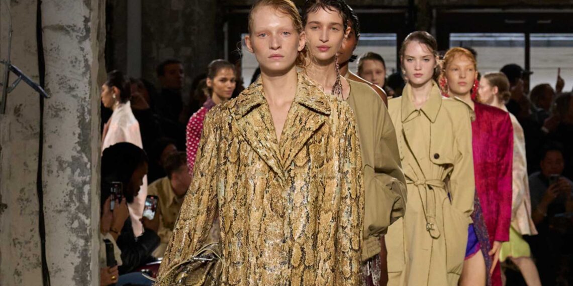 Dries Van Noten Frühling/Sommer 2025: Frische neue Ideen