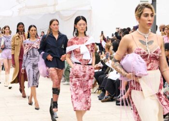 Marco Rambaldi Frühjahr/Sommer 2025: 90s-Vibes treffen auf moderne Coolness