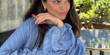 „My Summer Favorites – What’s in my makeup bag?“ by Elif Gedik