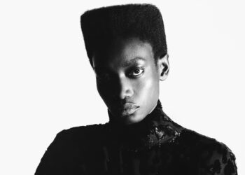 Fatou Kebbeh: FACES Covermodel im Oktober